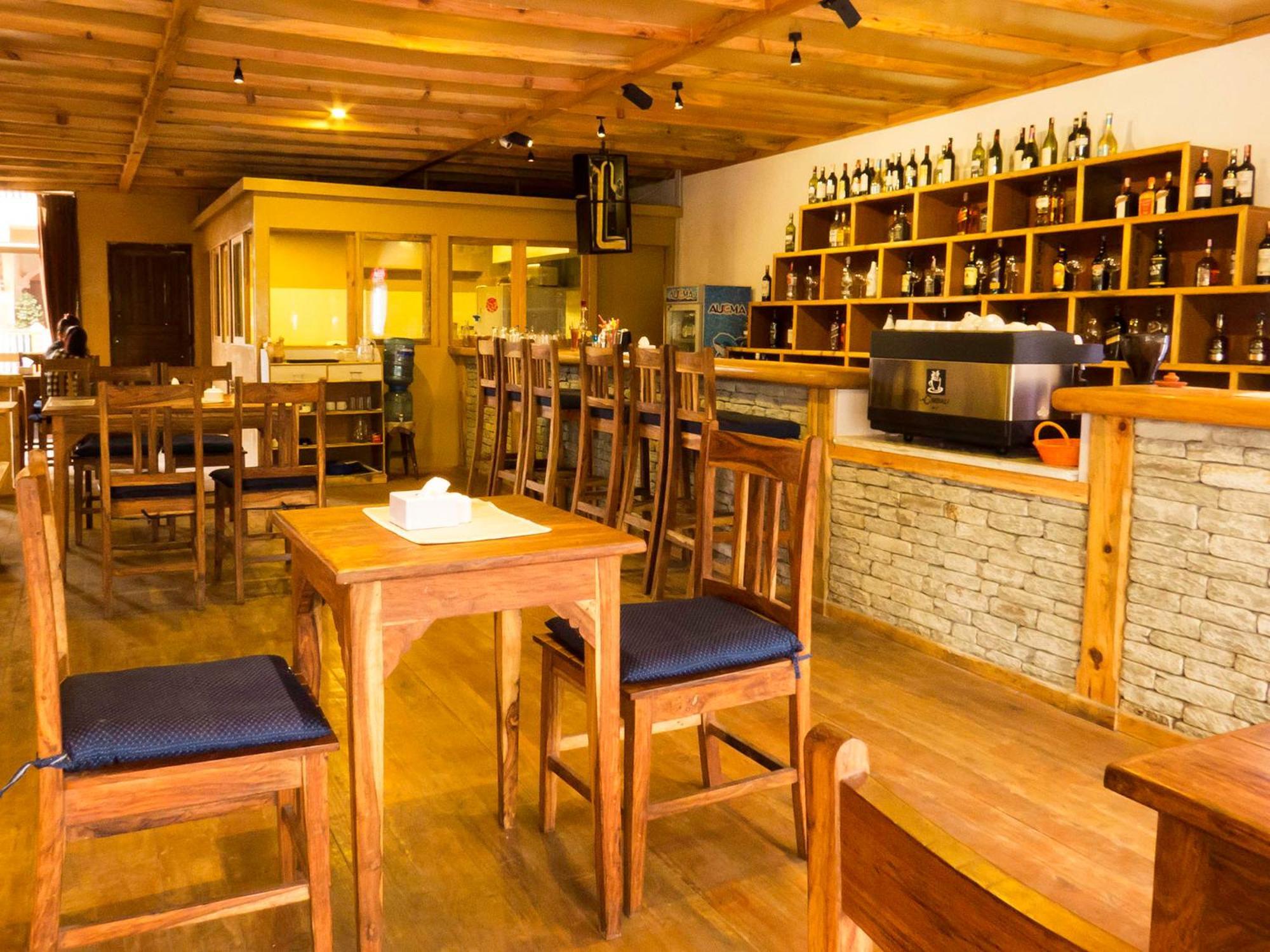 Tristar Hotel Pokhara Eksteriør billede